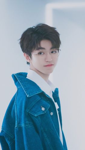 壁纸/是帅气的王俊凯呀