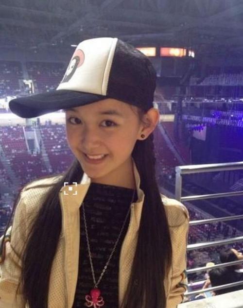 蒋依依,2001年1月1日出生于北京.中国大陆童星.