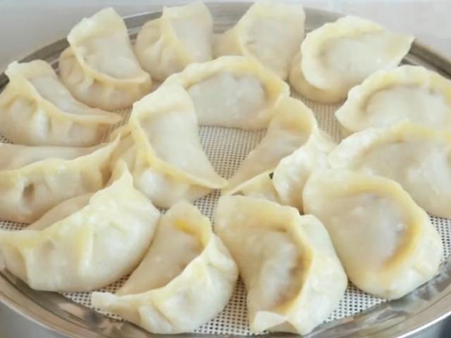 驴肉蒸饺:调馅最关键,做好这几步,肉馅鲜嫩多汁,特别