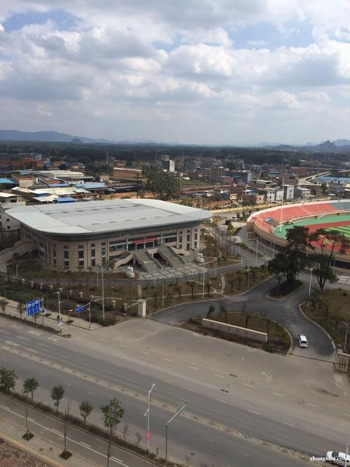 馆中心地址: 广西壮族自治区贺州市钟山县体育中心(北环东路南170米)