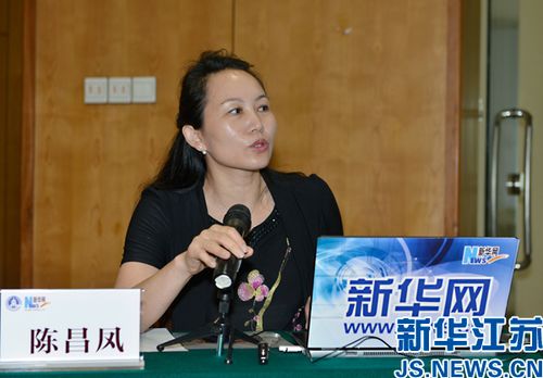 清华大学新闻与传播学院教授,博导,副院长陈昌凤在为学员授课.