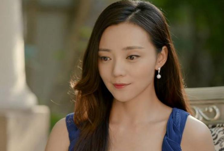 她是《心花路放》的阿凡达扮演者 走红后依旧低调;34岁嫩如少女