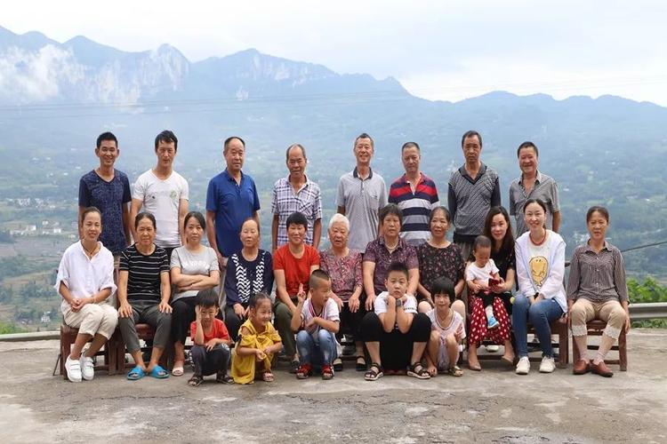 恩施这7个女人抱团唱戏最高年龄84岁网友直呼稀奇