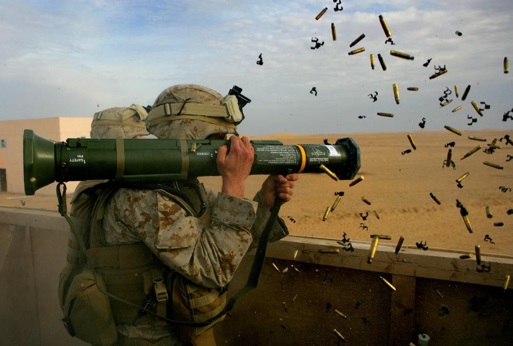 因为at4单兵火箭筒这类武器是一次性发射的,所以它的最大射程有一定