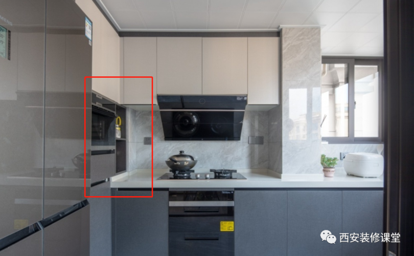 冰箱高柜定制,满足蒸烤箱镶嵌,开放格布局,可以随手置物,解决柜门与
