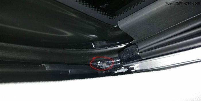 发现我的天籁的天窗前的密封条渗水,不知道这是不是正常的?求解.