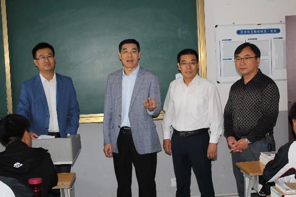 济宁工业技师学院与山东经典重工集团校企合作"冠名班"成功签约