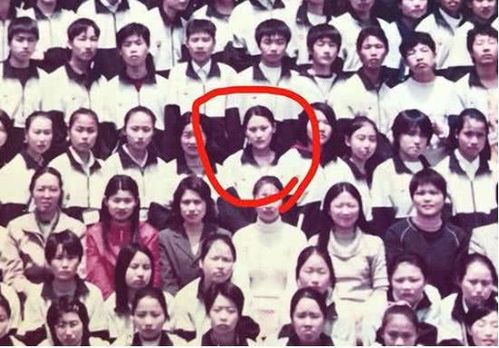 张馨予初中毕业照曝光,颜值出众站c位,网友:小时候这么清秀!