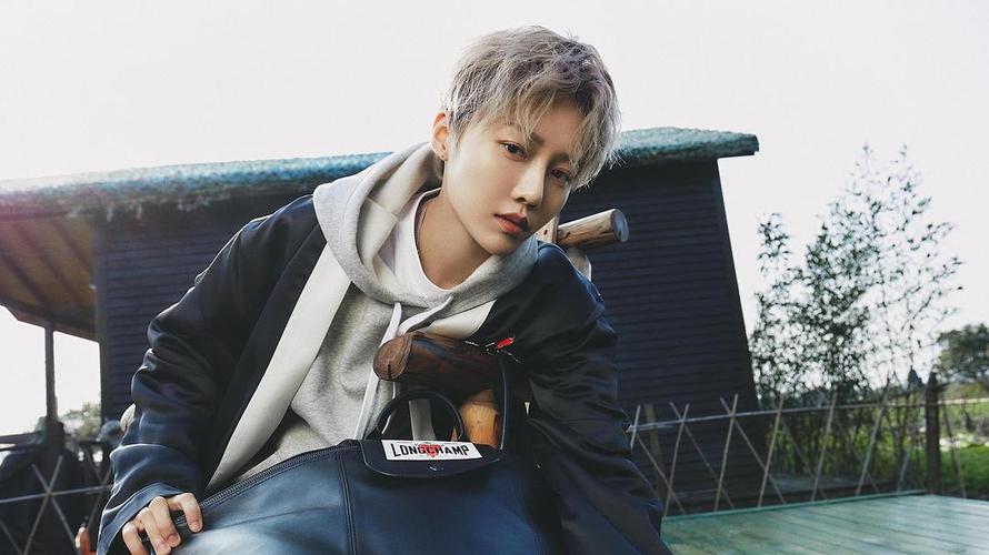 分享自制刘雨昕电脑壁纸 【多图】