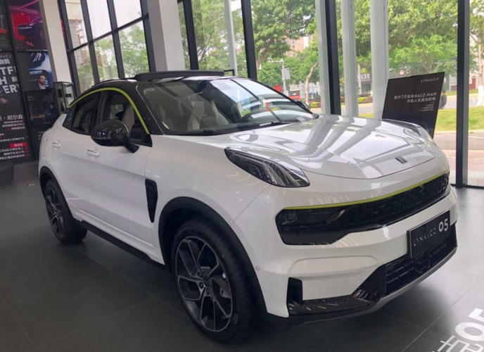 探店实拍2020款领克05,价格给出优惠,仅17.28万起,配2.0t 8at