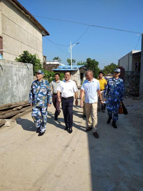 92830部队在保平村开展系列活动迎接第五个扶贫日