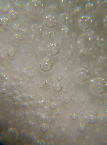 以上三图的气泡比较:这是左图釉下气泡图.