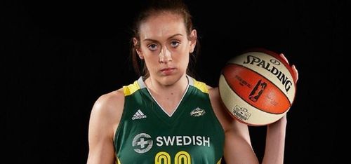 gif-劈扣空接全在行 wnba状元:要带上海女篮争冠