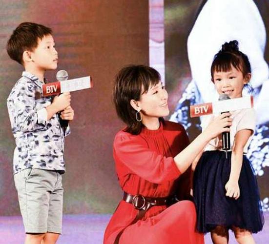 导演郭靖宇的妻子,三个孩子的母亲,一部《娘道》诠释母爱的伟大