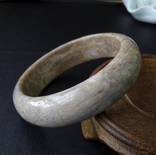 千蕊天然珊瑚玉手镯 珊瑚化石手镯 62mm 菊花石一图一物