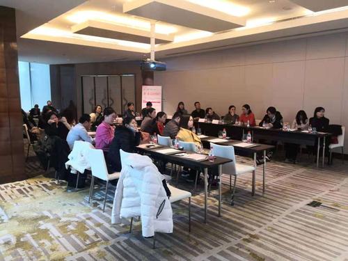 市立医院妇科侯顺玉教授开始了《内异症手术和复发管理》的共识解读