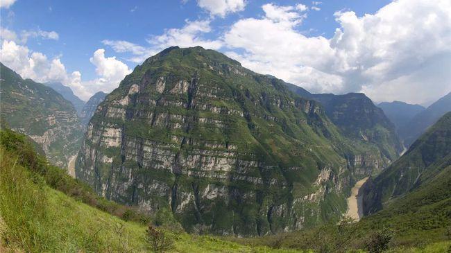 大渡河大峡谷交通路线:富林镇(汉源县城)→富泉镇→马烈乡→轿顶山