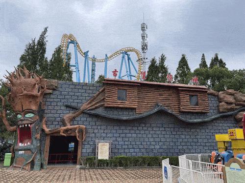 承载了无数小囡童年回忆的锦江乐园,趁这个万圣节再去一次吧~"惊"彩