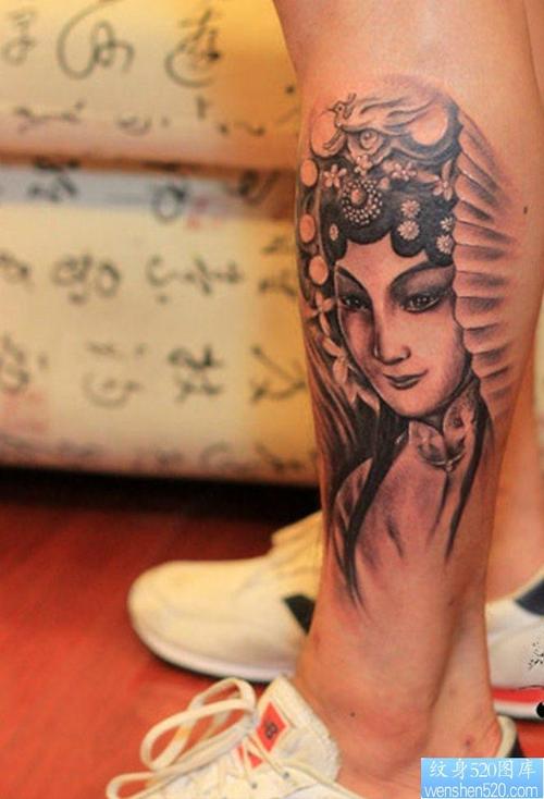 推荐一幅小腿花旦纹身图片