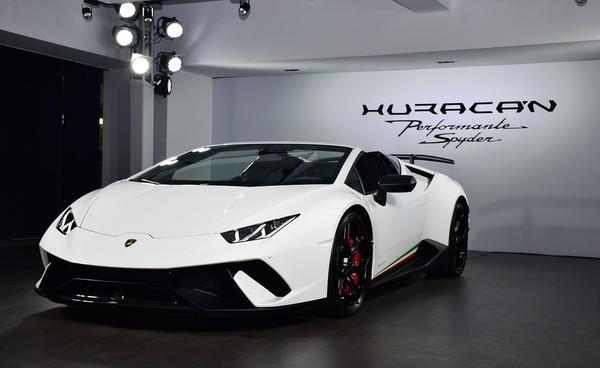 64万刀兰博基尼huracan performante开卖,开篷版是你的菜吗?
