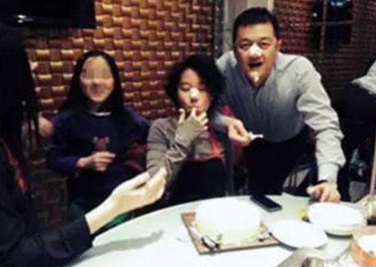 李亚鹏官宣再婚生子网友却心疼李嫣父母重组家庭最受伤的是孩子吗