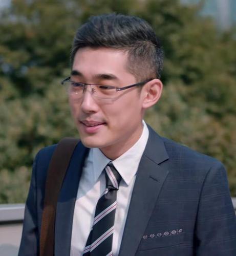 除了恋爱脑,《欢乐颂》中邱莹莹被白主管欺骗,还有