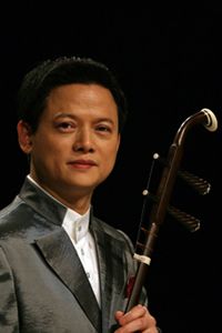 中国二胡演奏家------邓建栋