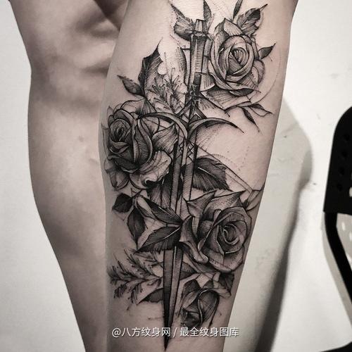 白银主任酆先生的手臂 剑 玫瑰花纹身