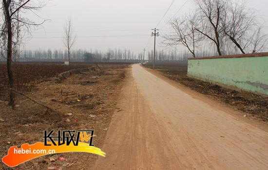 肥乡县北河堡村支书路顺 利和 他的"富民路"
