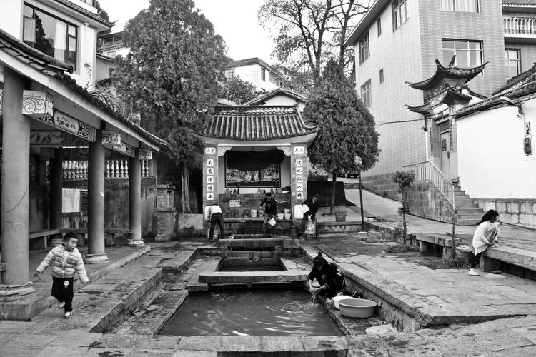 写美篇  编号:0001 时间:2019年3月29日 地点:云南省大理市下关镇龙尾