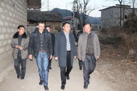 钟山区常务副区长王赟.