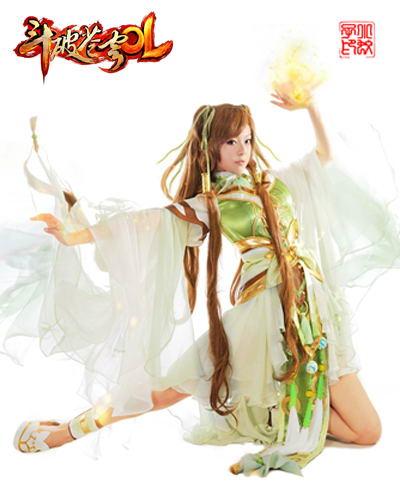 美女玩家cos助阵《斗破苍穹ol》正式公测