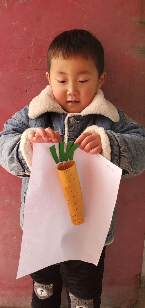 小班手工之胡萝卜