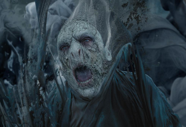 伏地魔有多固执,看他对黑色长袍的钟爱就明白了