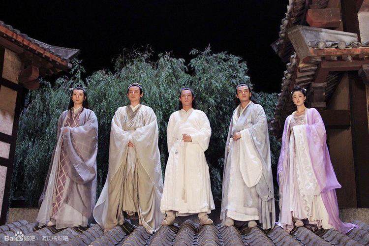 花千骨曾虹畅 饰 无垢上仙钱泳辰 饰 东华上仙霍建华 饰 白子画/墨冰