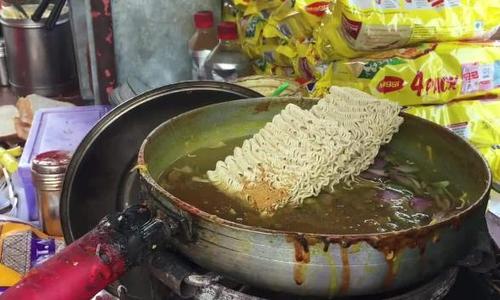 泡面还分等级?日本汤好喝,韩国料很足,再看印度:你能吃下去?