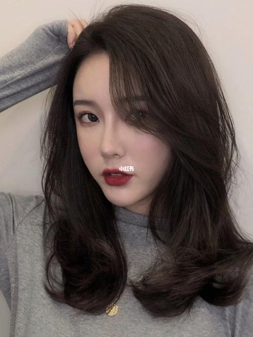 中长发烫发[懒人 中长发烫发推荐]_长发_上班族_潮流_学生党_卷发造型