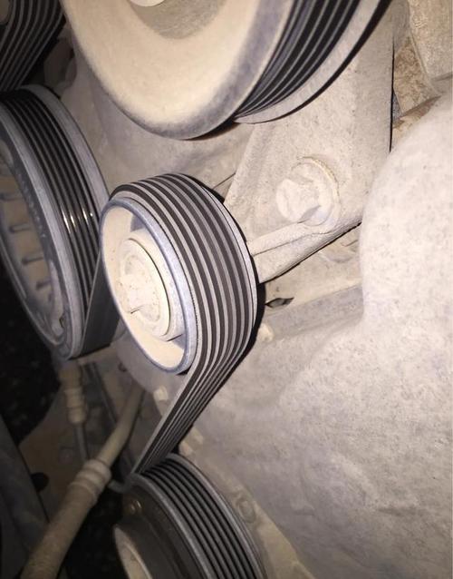 汽车发电机皮带多久更换一次合适?