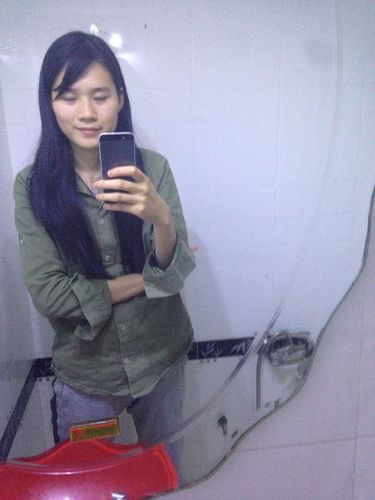 照片里的23岁女的什么性格?
