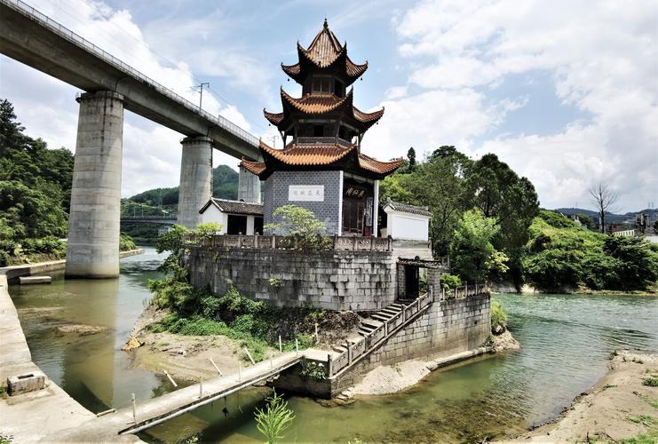 贵阳乌当区来仙阁及贵黔国际总医院