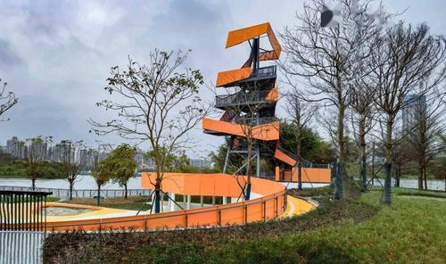 并给出了如下意见:继续努力把龙湾湿地公园建设成东莞当地一个好看