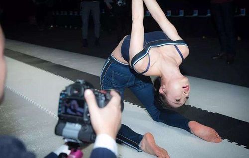 90后柔术界美女大师,每天3小时高强度训练,多次打破吉尼斯纪录