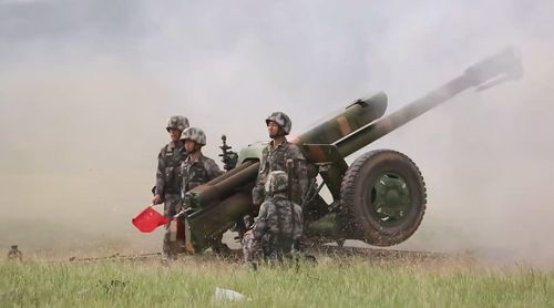 中国陆军超燃军演视频,带你感受火炮的强大威力!