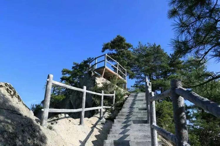 南阳市南召宝天曼旅游景区五一假期欢迎你.