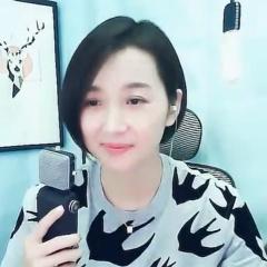 歌手 左汀汀  广东籍,一位典型的古典女中音歌手.率真