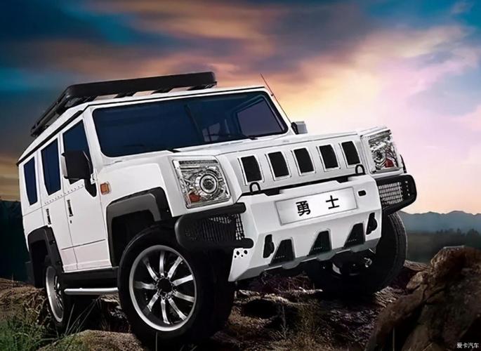 热搜冲顶同为军用越野车北汽勇士与东风猛士有多大差距