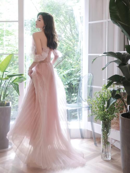 复古甜心气质女神!两穿的粉色百褶纱礼服