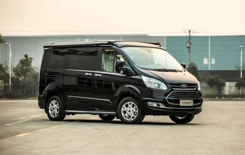 (福特途睿欧)为什么在原有福特途睿欧 mpv 车型的前提下,还要新增造型