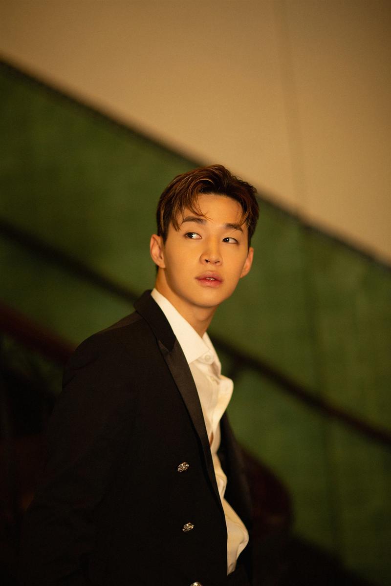 刘宪华帅气亮相征途发布会11月22日见证蜕变初心不改