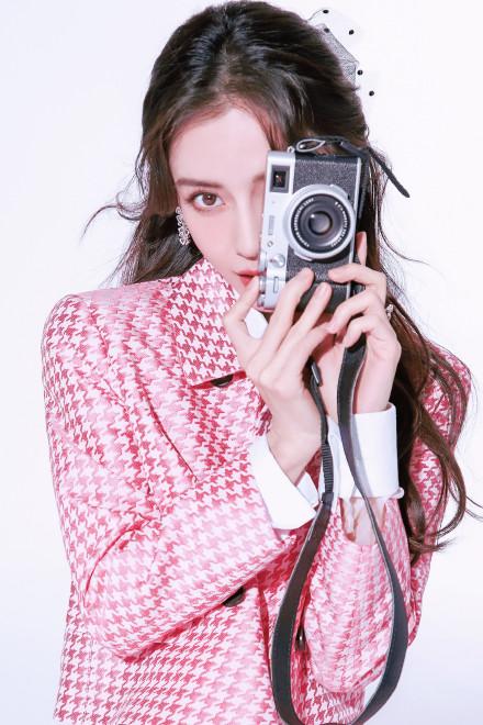 北京台春晚官宣angelababy和葛优成为2022年代言人,baby表示:"我和